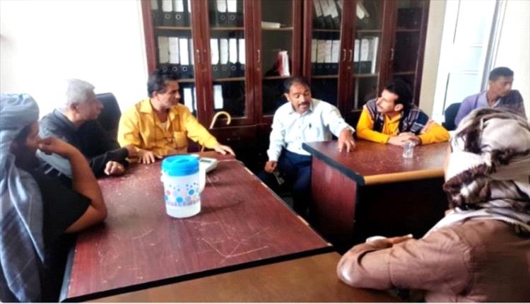 أبين وزنجبار تعتمد تسعيرة يومية للأسماك وتحسّن الخدمات في السوق