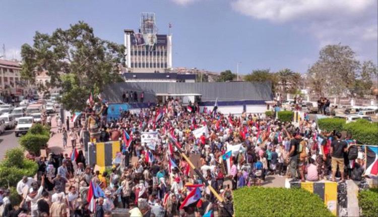 هاني بن بريك يحذر السعودية: “أخطاء كارثية تتطلب التراجع فوراً”