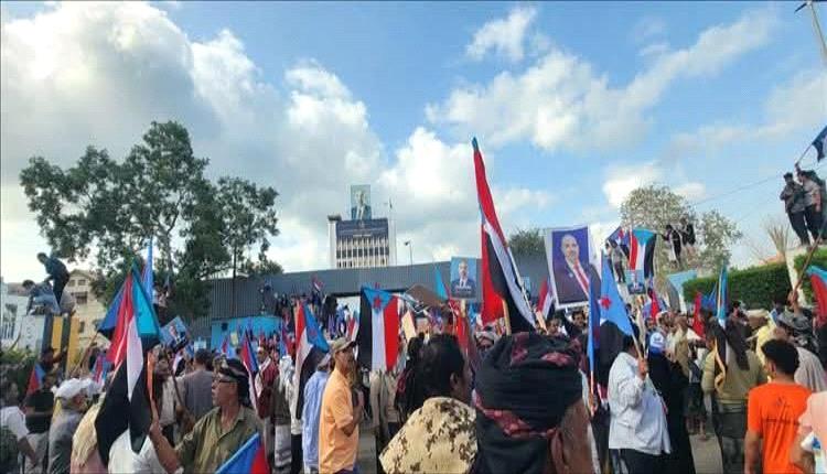 جدل “المكان والرسالة” في عدن: التواهي أم ساحة العروض؟