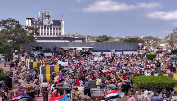 بن بريك يصعّد: رسالة نارية للسعودية ومطالبة بمراجعة “أخطاء كارثية