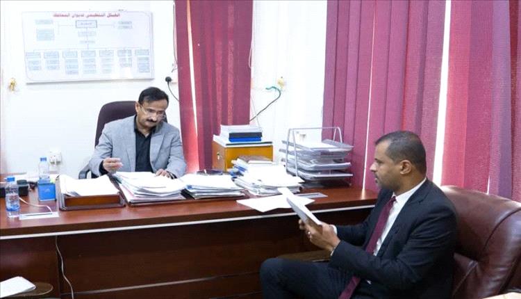 محافظ شبوة يشيد بالنقابة العمالية لحماية قطاع النفط وتعزيز الأداء