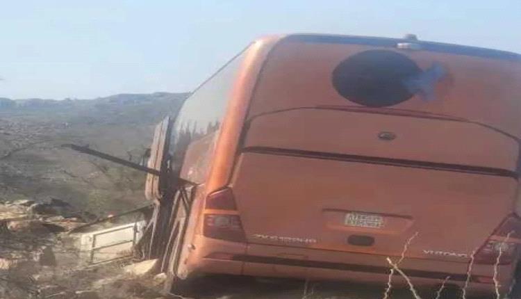 حادث حافلة دولية في أبين.. نجاة العشرات وإصابات طفيفة