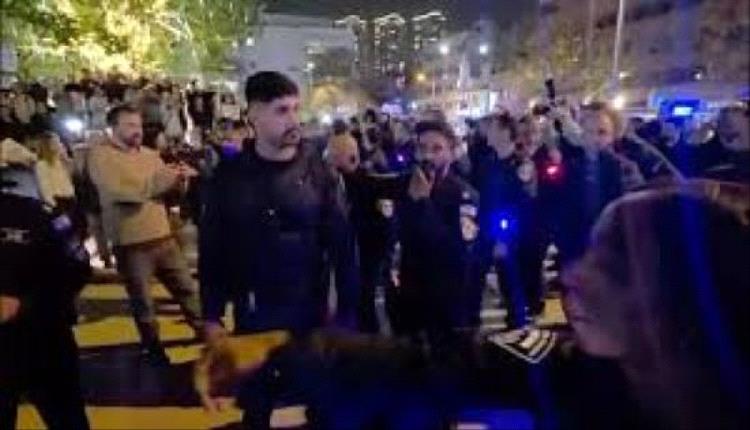 تل أبيب تحت القمع: اعتقالات تُنهي احتجاجًا مناهضًا للحرب خلال دقائق