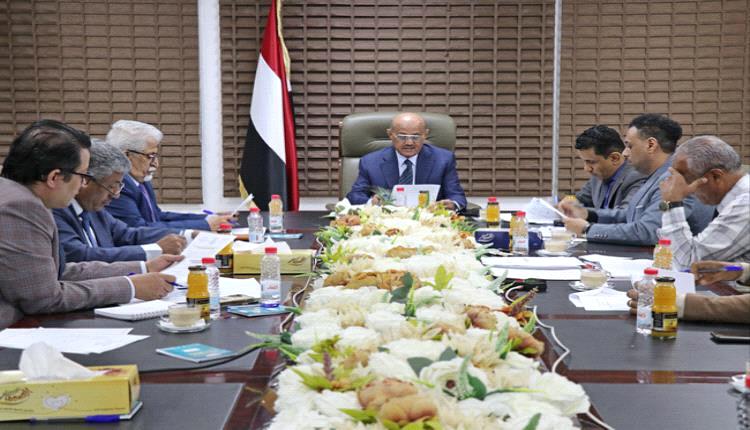 عدن تستعيد ثقلها المالي: أول اجتماع لمؤسسة ضمان الودائع بعد نقل مقرها