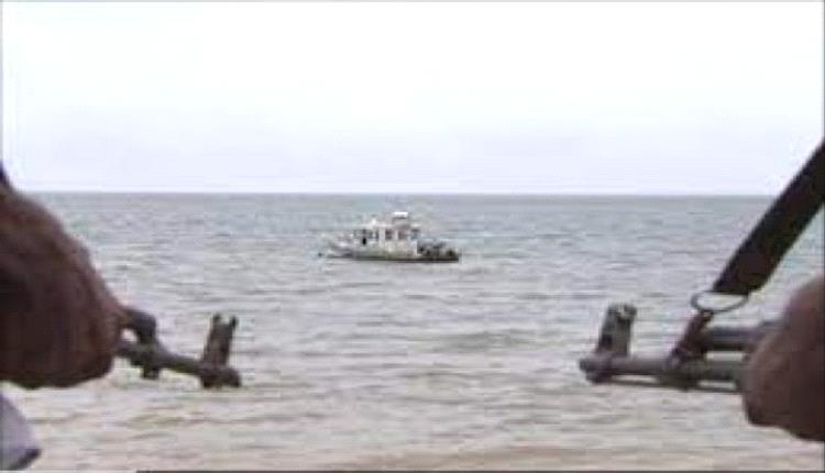 الحوثي يربط عدم استهداف الموانئ السعودية بوقف العمليات الأمريكية