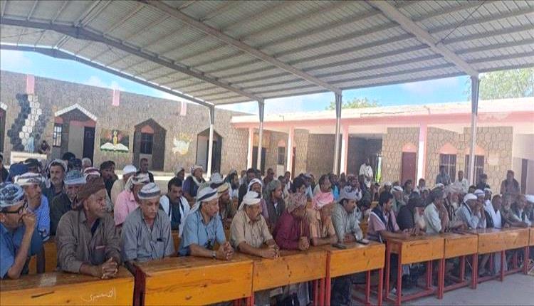 لودر تتوحد ضد الفوضى.. اجتماع قبلي وأمني حاسم لفرض الاستقرار ووقف العنف