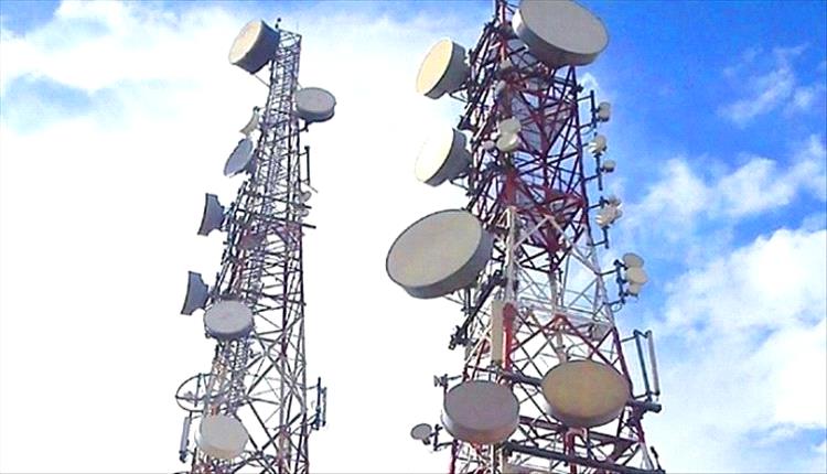 عدن خارج التغطية… عزلة رقمية تُفاقم معاناة المواطنين