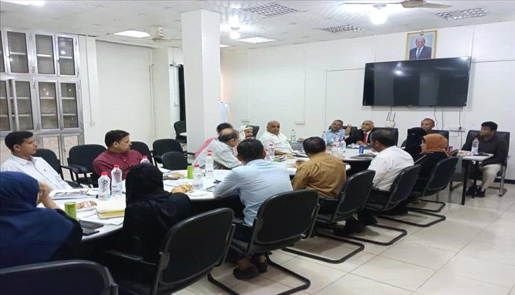 جامعة عدن تُقرّ تحولات نوعية في برامج الدراسات العليا وتوسّع تخصصاتها الحديثة