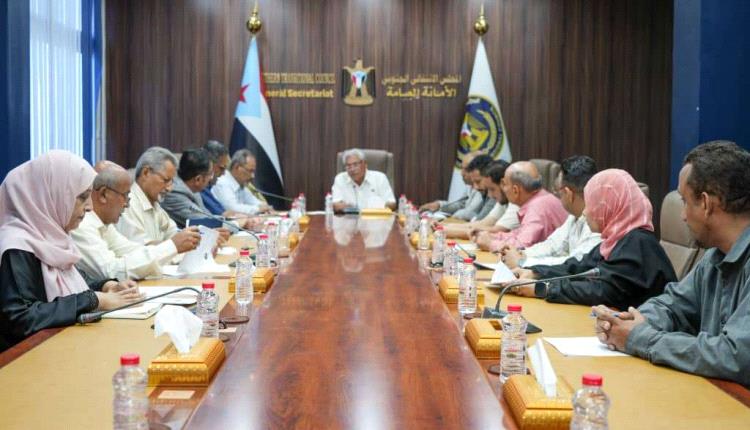 الأمانة العامة تستعرض تقرير  أداء هيئات المجلس المحلية في محافظات الجنوب