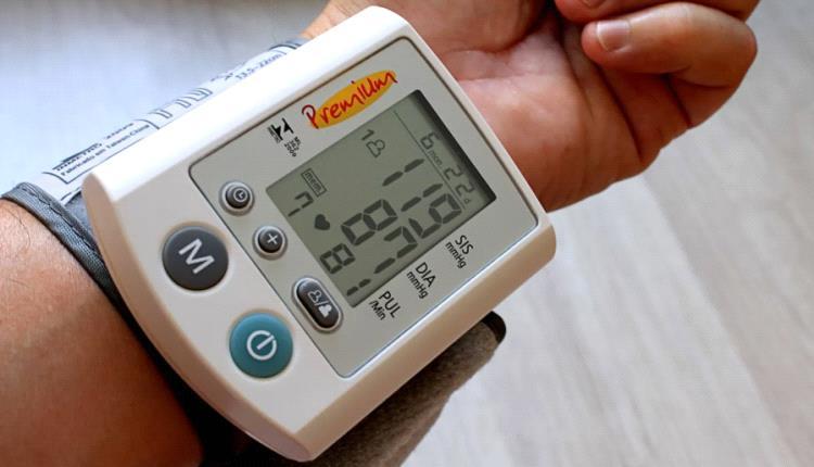 هل تثق بجهاز قياس الضغط في منزلك؟ قراءاتٌ غير دقيقة قد تقود إلى علاجٍ خاطئ