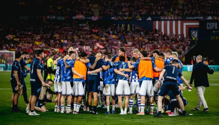 ريال سوسيداد يتوج بكأس ملك إسبانيا بعد فوز مثير على أتلتيكو مدريد