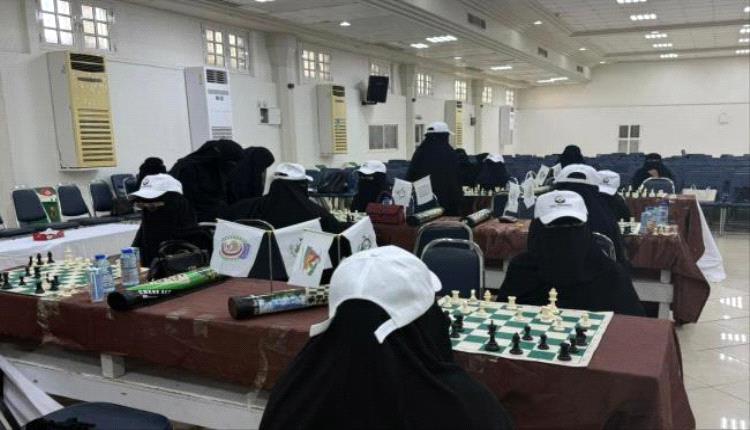 رئيس جامعة حضرموت يدشّن بطولة كليات الجامعة للألعاب الرياضية