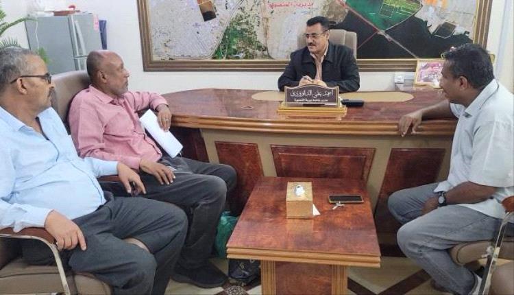 السلطة المحلية بالمنصورة تناقش تركيب مضخة جديدة بكابوتا