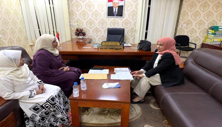 اجتماع في العاصمة عدن يبحث تعزيز التعاون بين الشؤون القانونية واللجنة الوطنية للمرأة