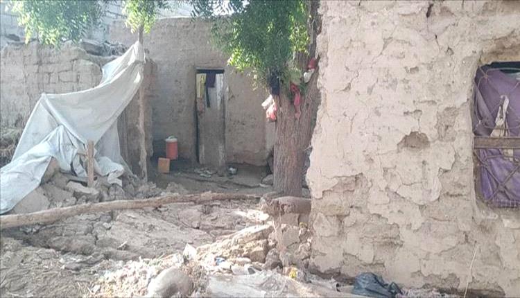 انهيار منزل قديم في خنفر دون تسجيل إصابات ومناشدات لمساعدة صاحبه