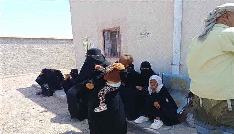 تفشي واسع للحميات في خور عميرة بلحج.. 600 إصابة وسط عجز صحي متفاقم