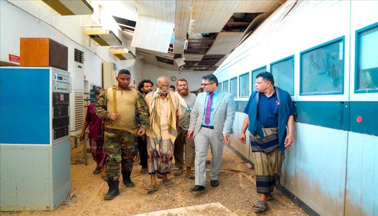 نائب وزير الإعلام يطلع على أوضاع محطة البث في عدن ويوجه بالتحقيق في حوادث التخريب والسرقة