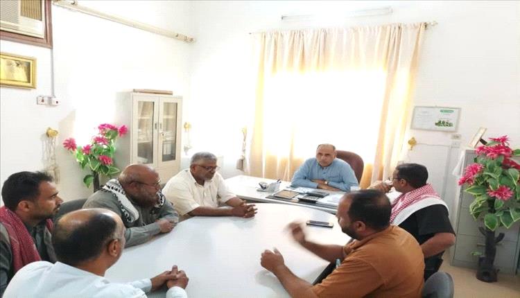 مدير مؤسسة مياه وادي حضرموت يطّلع على أوضاع فرع القطن ويبحث تحسينات الخدمة