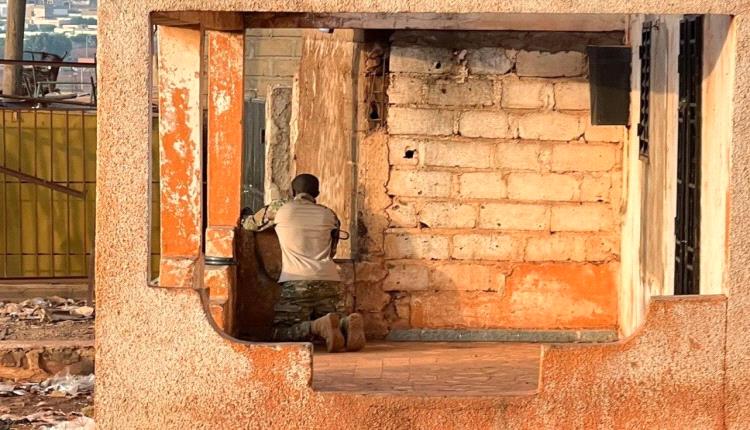 جيش مالي: جماعات مسلحة تهاجم مواقع عسكرية في أنحاء البلاد