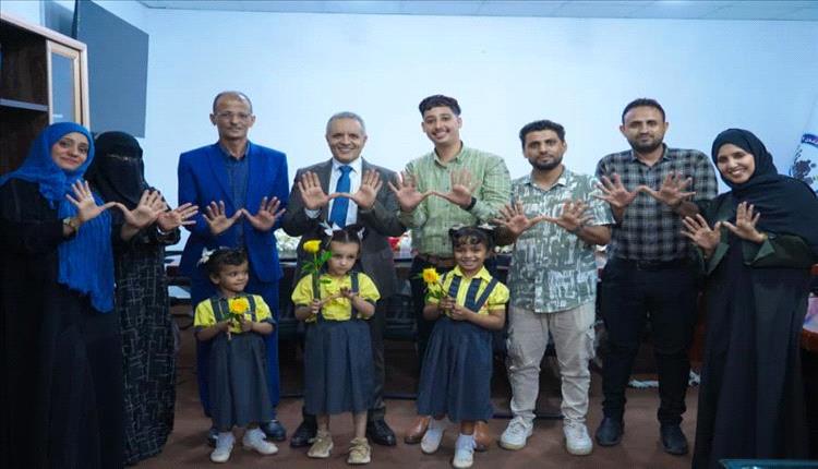 وزير الشؤون الاجتماعية والعمل يؤكد على أهمية دعم فئة الصم ودمجهم بالمجتمع