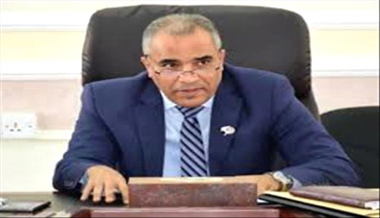 وزارة التربية تبحث تعزيز الشراكة مع مؤسسة حضرموت لدعم التعليم