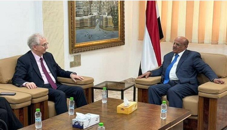 محافظ البنك المركزي يبحث مع السفير الألماني تعزيز الاستقرار النقدي وتطوير الأداء المؤسسي في عدن
