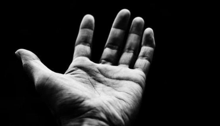 ترند صور الكف يثير الجدل.. خبراء يحذرون من مخاطر سرقة البيانات البيومترية