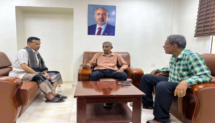 انتقالي عدن يناقش مع نقابة المعلمين والتربويين الجنوبيين المشاركة في ذكرى 4 مايو