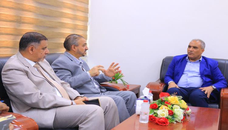 الوزير العبادي يبحث تعزيز الشراكة مع "بيور هاندز" لدعم وتطوير قطاع التعليم