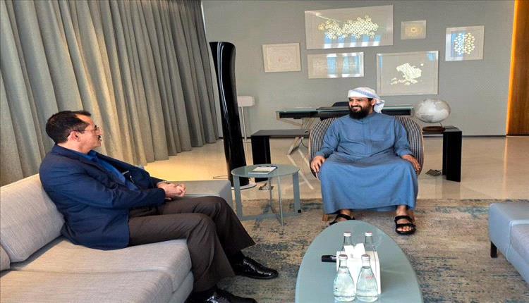 المحرّمي ووزير الدفاع يناقشان في الرياض توحيد القوات وتعزيز الجاهزية العسكرية