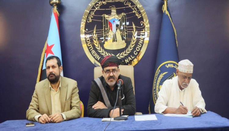 الشيخ اليزيدي يؤكد لمشايخ أبين أهمية وحدة الصف لإسناد الانتقالي والقوات الجنوبية 