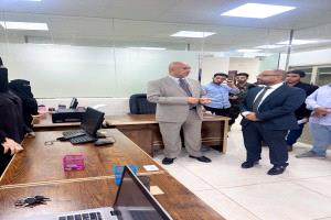 وزير الاتصالات يتفقد المؤسسة العامة للاتصالات السلكية واللاسلكية بعدن 