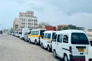 طوابير الوقود في عدن تلوح بأزمة جديدة وسط توتر إقليمي متصاعد