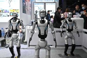 دراسة سويسرية: الروبوتات قد تتعلم المهارة نفسها دون إعادة برمجة كاملة