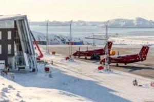 غرينلاند تدشّن مطار كاكورتوك لتعزيز الربط الجوي وسط اهتمام دولي متزايد