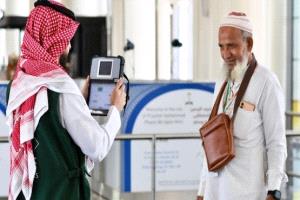 الجوازات السعودية تُشغّل "كاونتر متنقّل" لتسريع دخول الحجاج في المنافذ