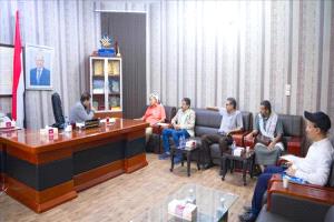 محافظ شبوة يدعو لإحياء قطاع (4) النفطي وتعزيز إنتاجه الاستراتيجي
