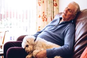 قيلولة كبار السن قد تنذر بخطر الوفاة.. بحسب العلم