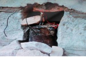 وفاة وإصابة 5 من أسرة واحدة بانفجار عبوتين ناسفتين داخل منزلهم بحجة
