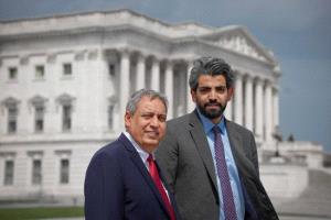 عمرو البيض في واشنطن.. تحذير من تهديد باب المندب وسط انشغال دولي بهرمز