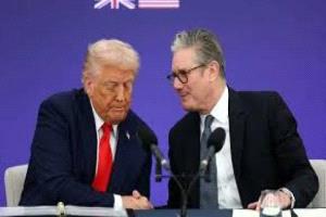 ستارمر: ناقشنا مع ترامب الخيارات العسكرية لتأمين الملاحة في هرمز