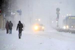 رياح ثلجية مفاجئة تشلّ حركة موسكو وتربك المطارات