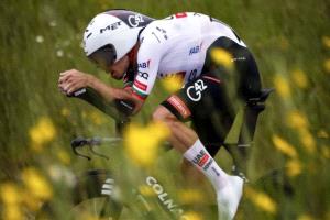 الإمارات للدراجات يبدأ روماندي بقوة.. أوليفيرا ثالثًا وبوجاتشار سادسًا