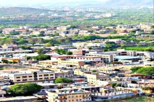 الضالع: اقتحام مكتب المحافظ وإطلاق نار يثير توتراً أمنياً وتحقيقات جارية