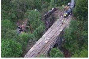 حادث قطار في روسيا.. إصابة 7 أشخاص بعد خروج عربات عن مسارها
