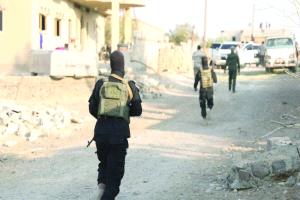 داعش يعلن مسؤوليته استهداف آلية في الرقة وصهريج نفط بريف دير الزور