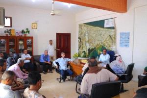 خور مكسر تتحرك لتنظيم الأسواق ومواجهة العشوائيات وتحسين الإنارة