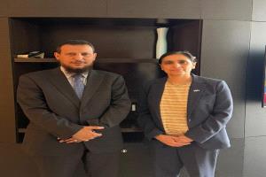 محافظ العاصمة عدن يناقش مع السفيرة البريطانية مستجدات الأوضاع الأمنية والخدمية