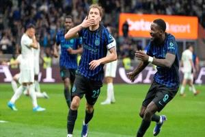 إنتر ميلان يعزز الصدارة بفوز ساحق على روما