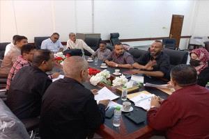 عدن: لقاء تنسيقي بين صندوق النظافة ومركز الإيرادات لتعزيز التحصيل المالي وتحسين الخدمات